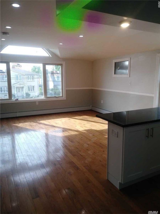 Foto del edificio - 145-37 230th Pl