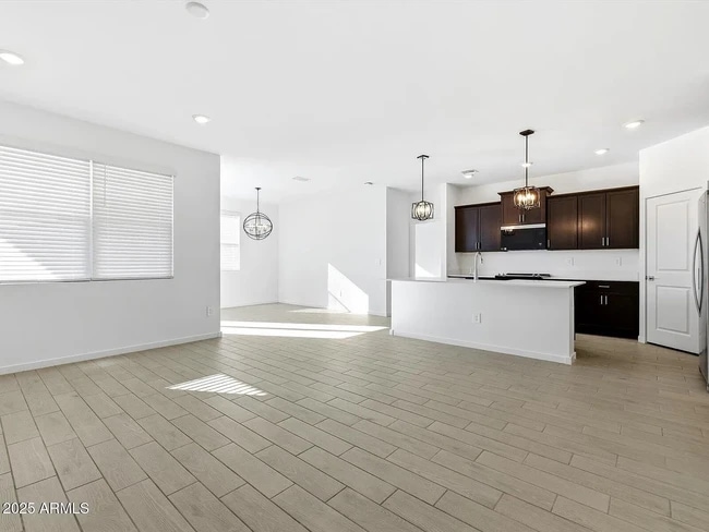 Foto del edificio - 24637 W Grove St