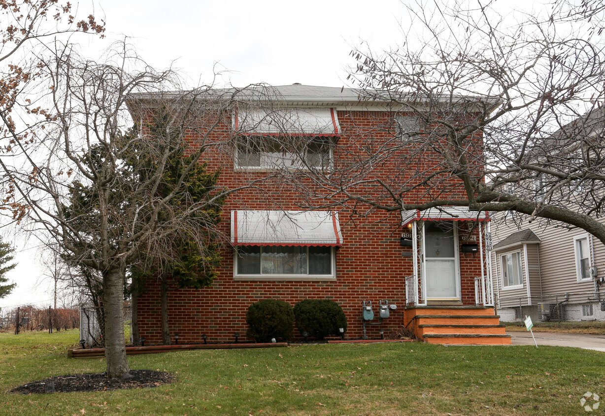 Building Photo - 6919 State Rd