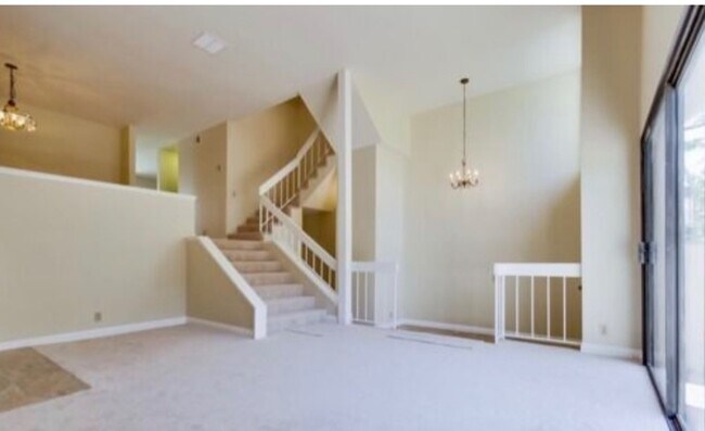 Building Photo - 3230 Caminito Eastbluff
