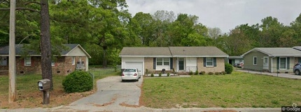 Building Photo - 828 Lincoln Dr