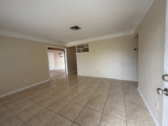 Foto del edificio - Highly Desired Tyrone home 2/1.5