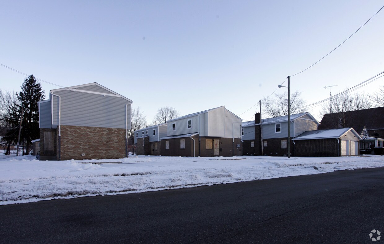 Foto principal - 1202 9th St NE