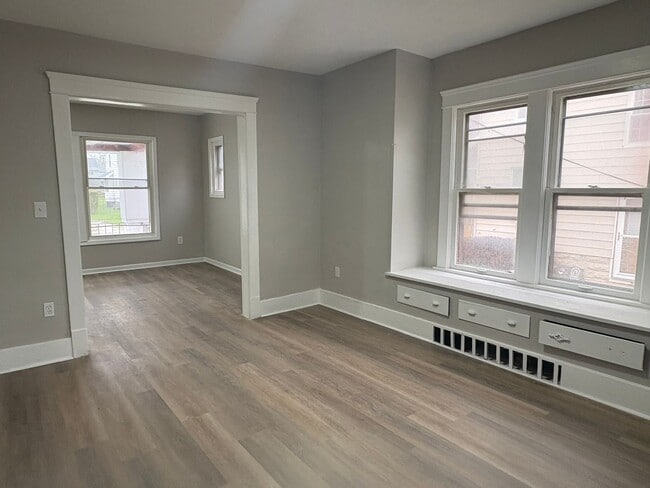 Foto del edificio - 1046 W 21st St