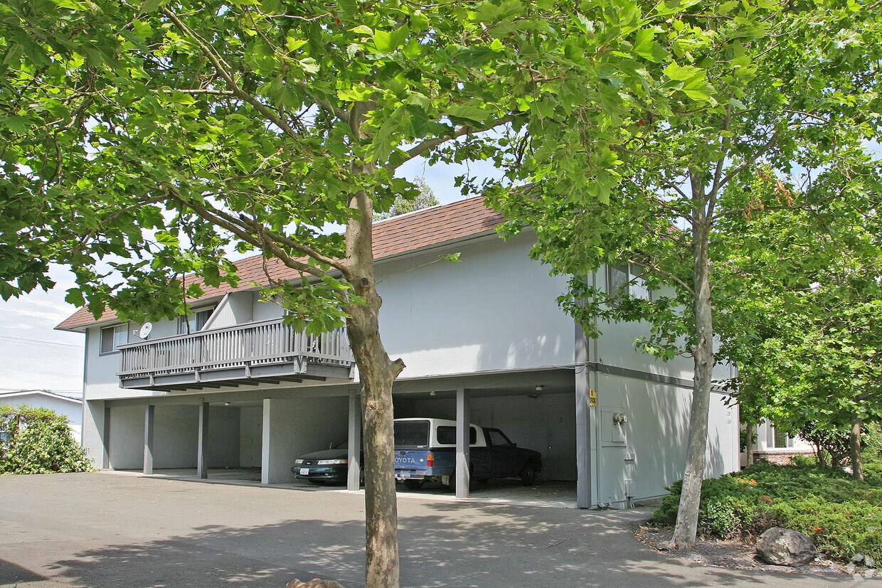 Building Photo - 1155 Evans Dr