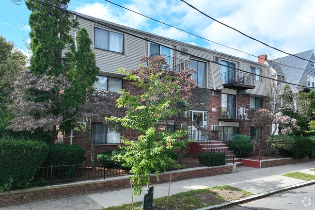 Building Photo - 20 Park St