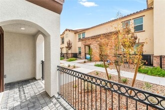 Building Photo - 913 Rosy Starling St