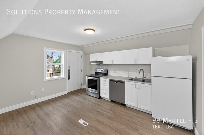 Photo du bâtiment - ***Modern 1 Bed/1 Bath Top Floor Unit**