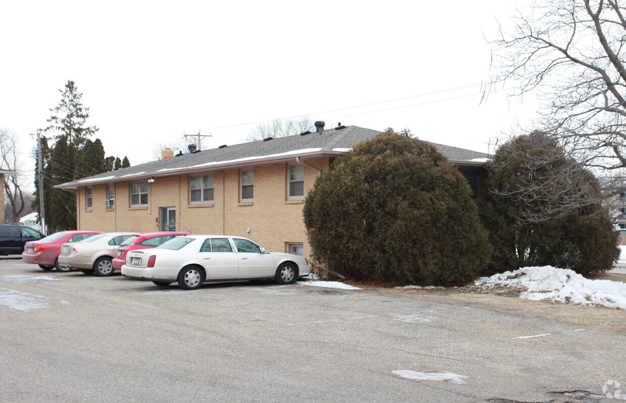 Foto del edificio - 3600-3608 Maryland Ave N
