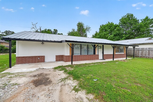 Building Photo - 8221 Bigwood St
