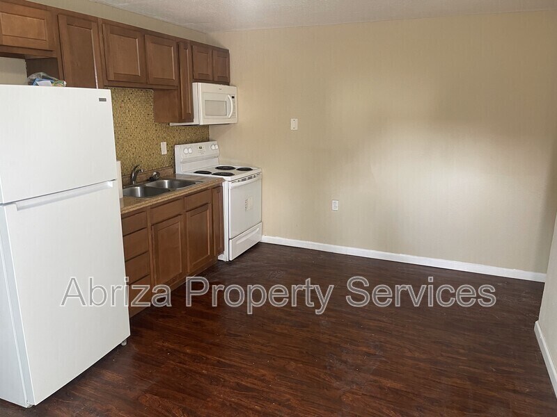 Foto principal - 10006 Balboa Dr