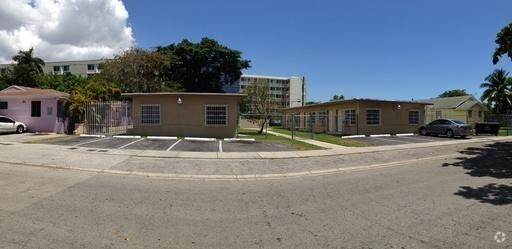 Centrally Located/Private Parking - 1731 NW 29th St