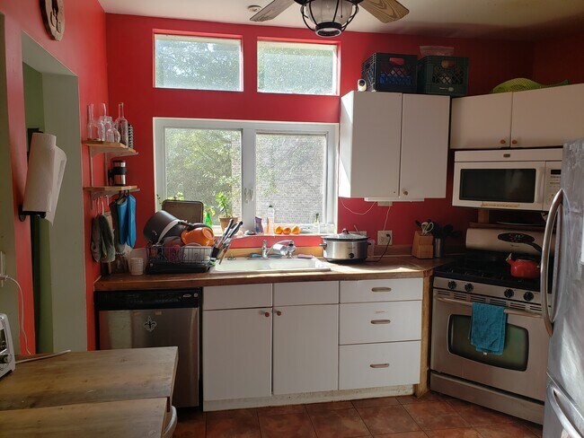 Foto del edificio - 317 Nelms Ave NE