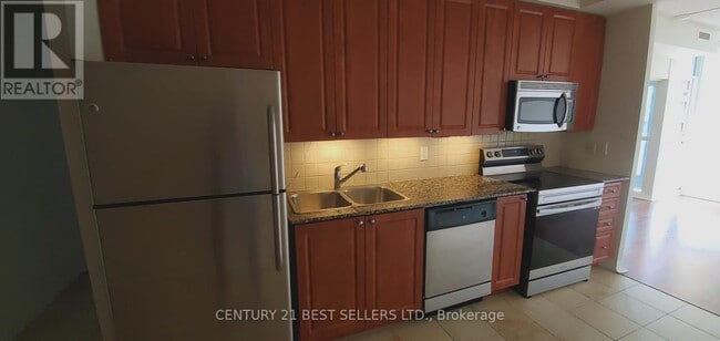 Building Photo - 225-225 Webb Dr