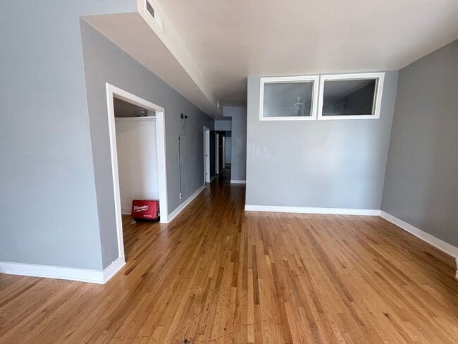 Building Photo - 3140 W Fulton Blvd