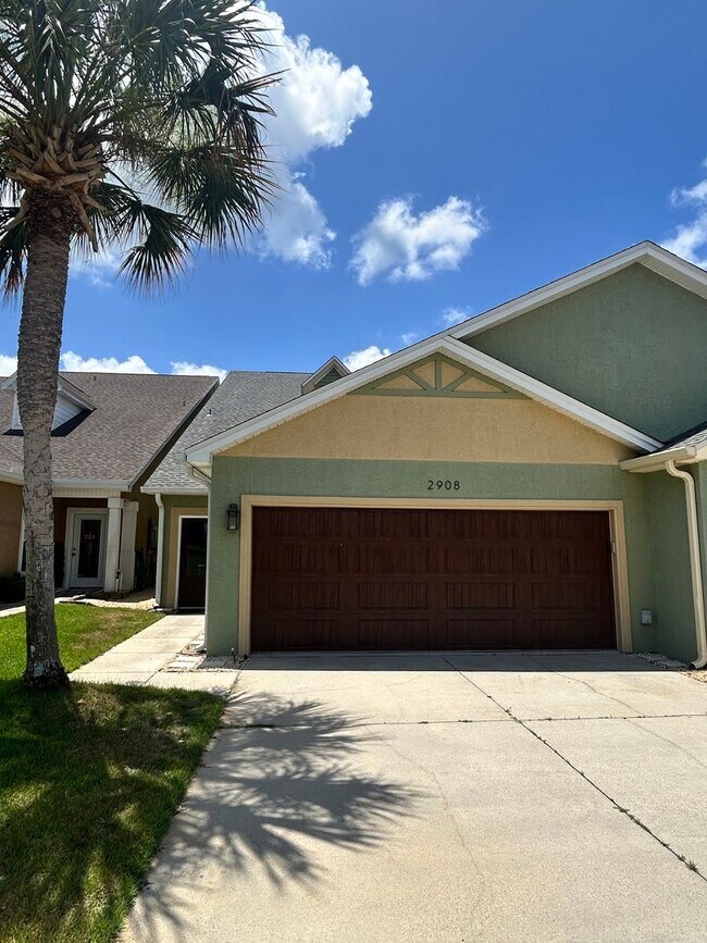 Building Photo - 2908 Country Club Dr