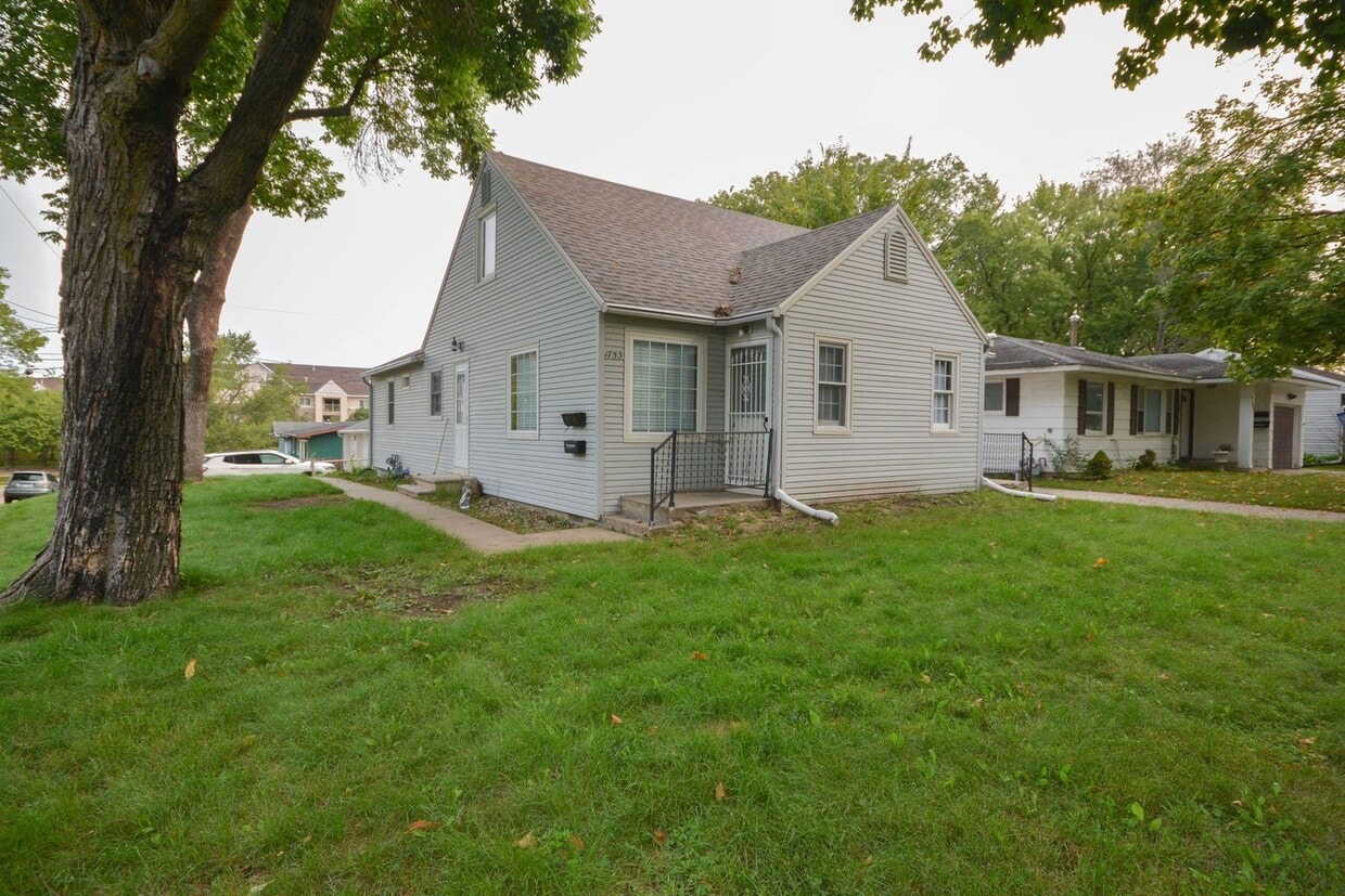 Primary Photo - 1751-1753 1st St NW