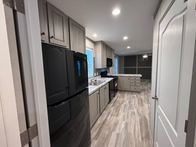 Foto del edificio - 14566 Red Bud Trail N