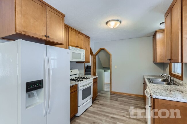 Building Photo - 4400 W 111th St