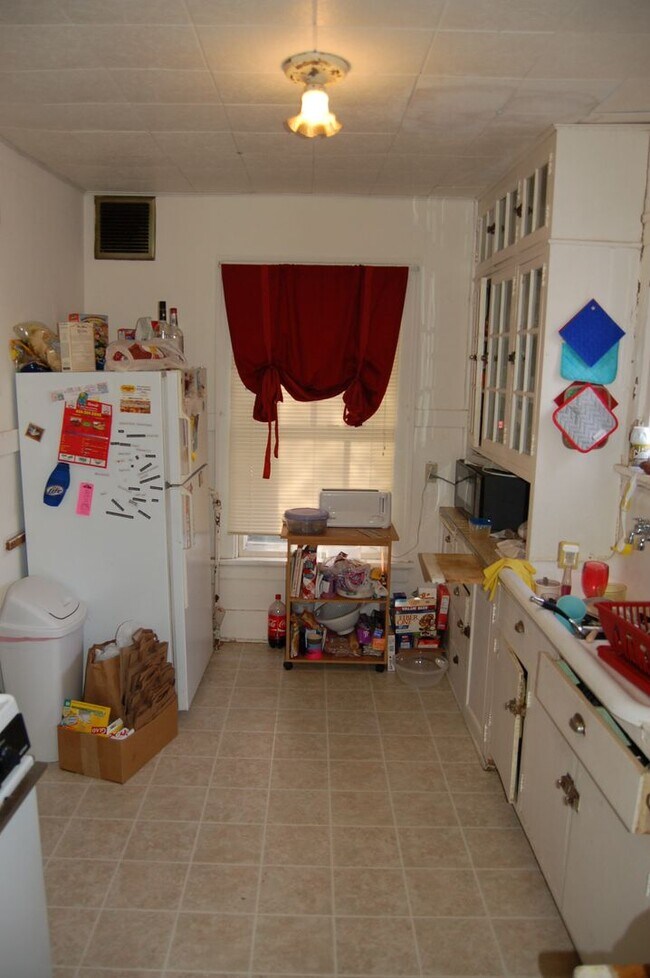 Foto del edificio - 143 Lathrop St