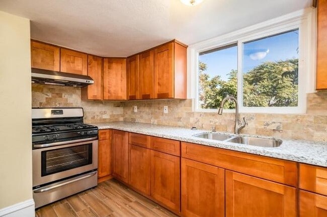 Foto del edificio - 312 W Main St