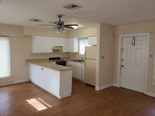 Photo - 1670 NE 56th St Apartments