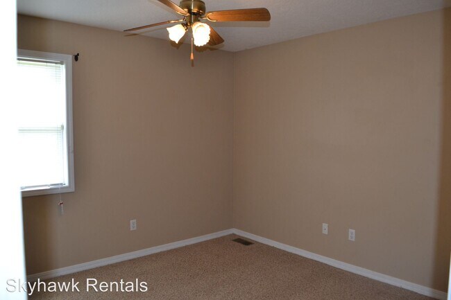 Building Photo - 115 Bo Dr