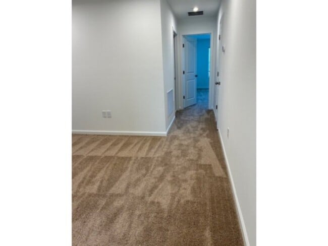 Building Photo - BRAND NEW 3 bedroom 2.5 bath with LOFT