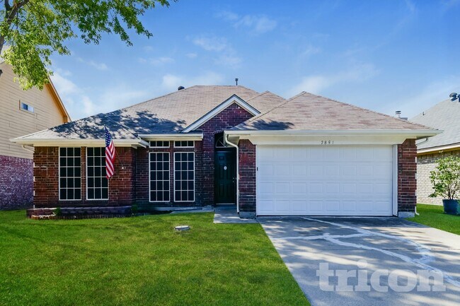 Foto del edificio - 2851 Linden Ln
