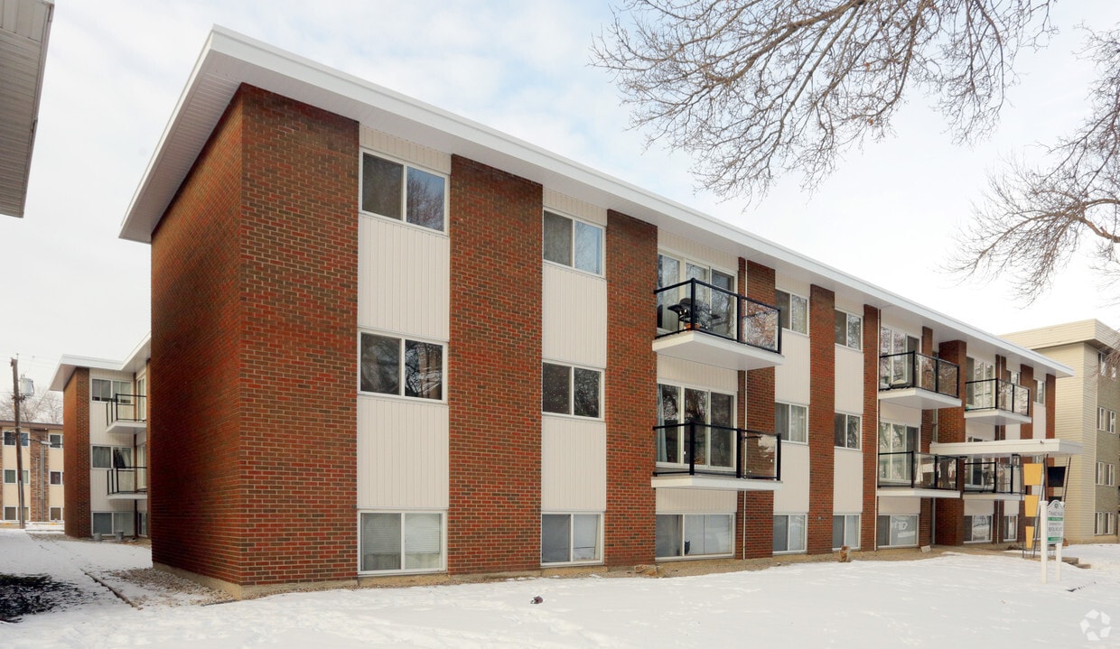 Building Photo - Franz Haus