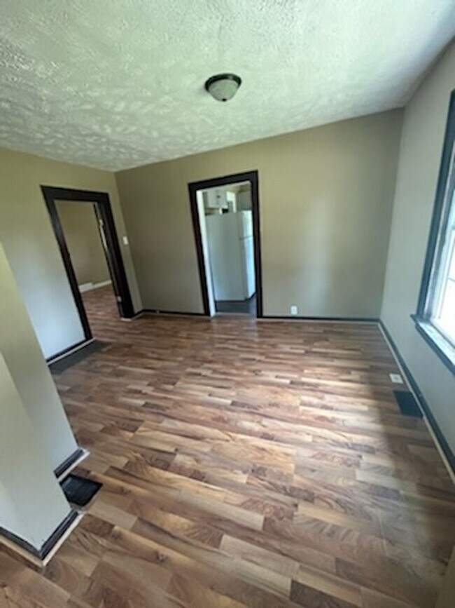 Foto del edificio - 2 bedroom and 1 bath