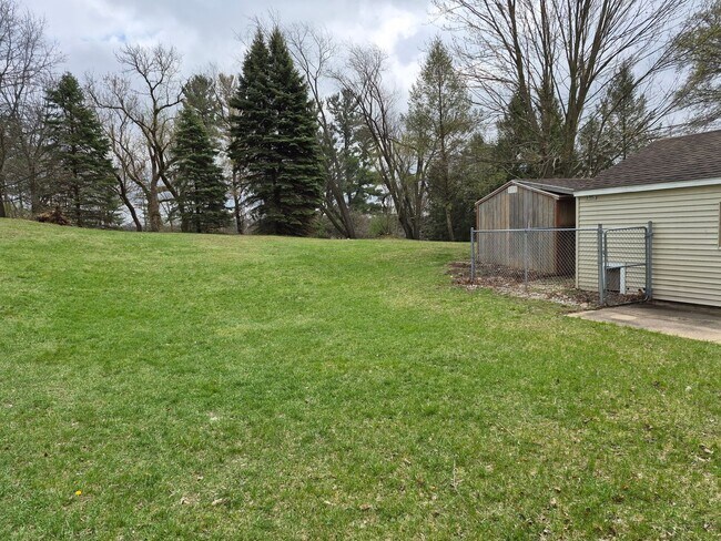 Foto del edificio - 4636 Wakefield Ave NE