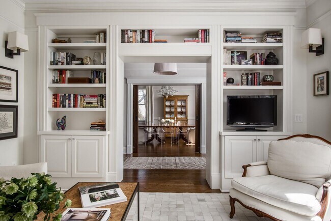 Foto del edificio - Elegant Fully Furnished 4BR/3.2BA Classic ...
