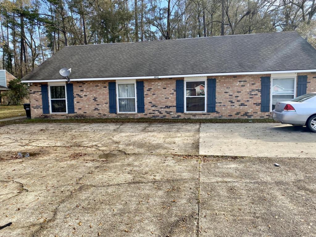 Primary Photo - 44154 Simpson Place #B, Hammond, LA 70403