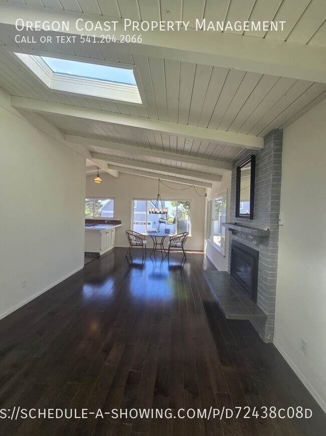 Foto del edificio - 2826 NW Oar Ave