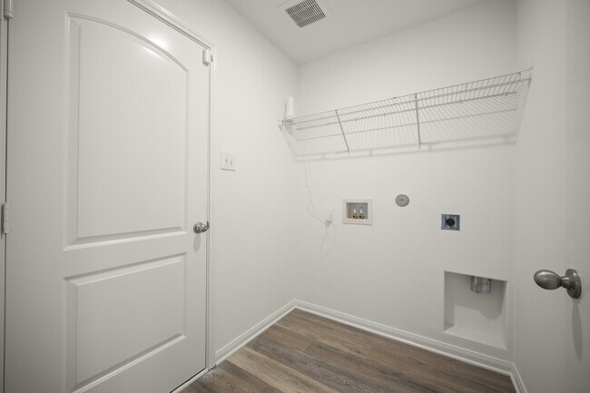 Foto del edificio - 14260 Greenhaw Ln