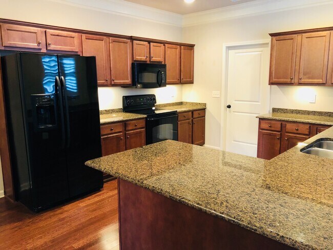 Foto del edificio - Townhome For Rent in Edenton Subdivision! ...
