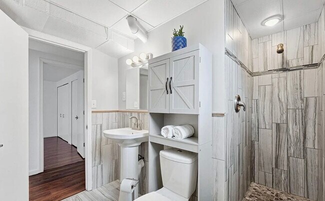 Foto del edificio - 2204 Purdue Rd