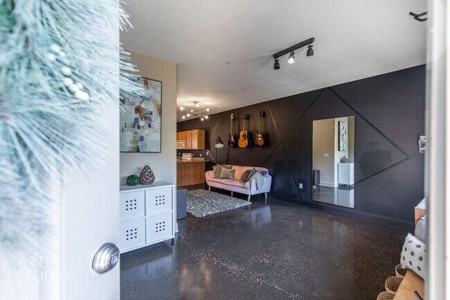 Foto del edificio - Washington 3 Bedroom Townhome