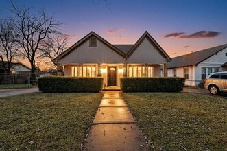 Building Photo - 2009 Berwick Ave