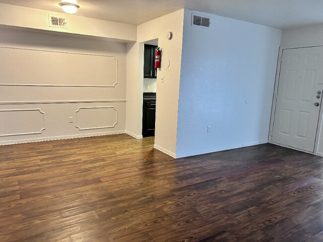 Building Photo - 2300 Red Bluff Rd