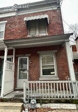 Building Photo - 918 May St