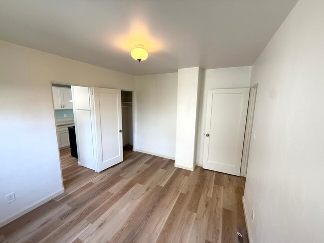 Building Photo - 1246 Pacific Beach Dr