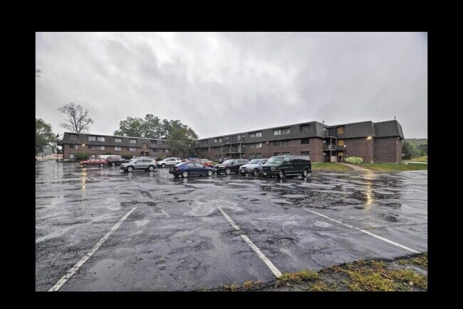 Foto del edificio - 688 Boston Post Rd E