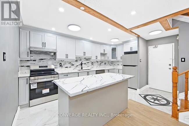 Photo du bâtiment - 4062-4062 Lawrence Ave E