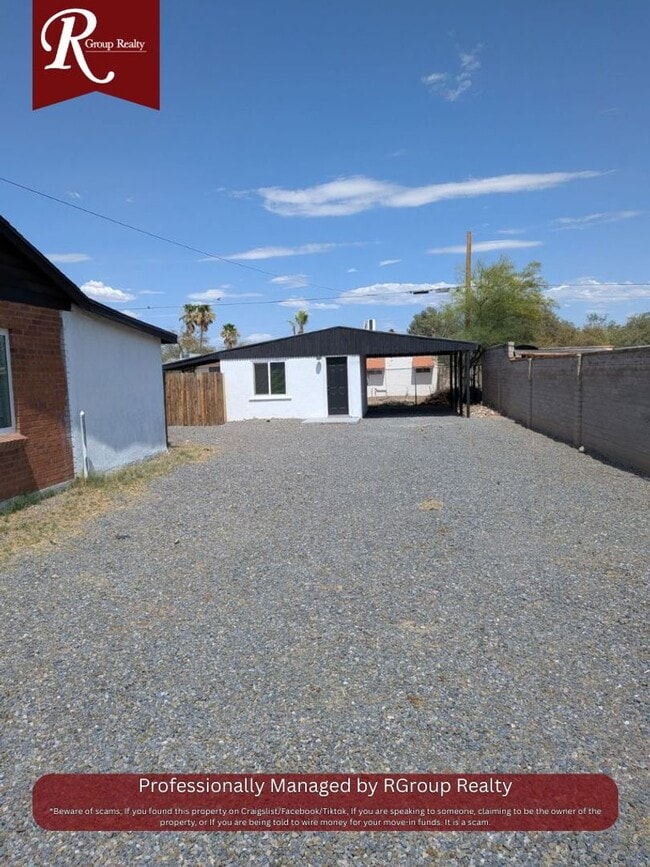 Building Photo - 648 N Desert Ave