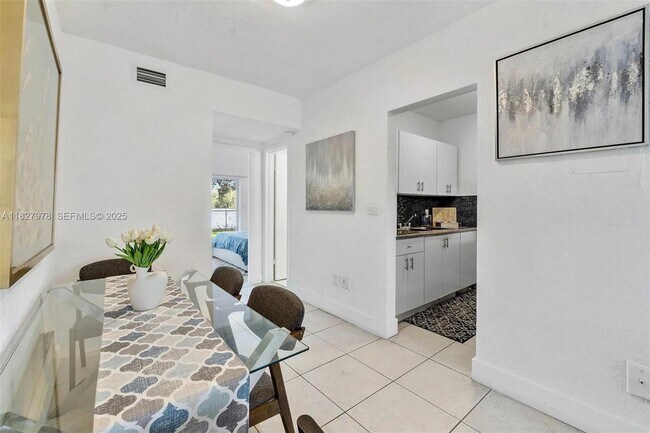 Foto del edificio - 1401 NW 103rd St