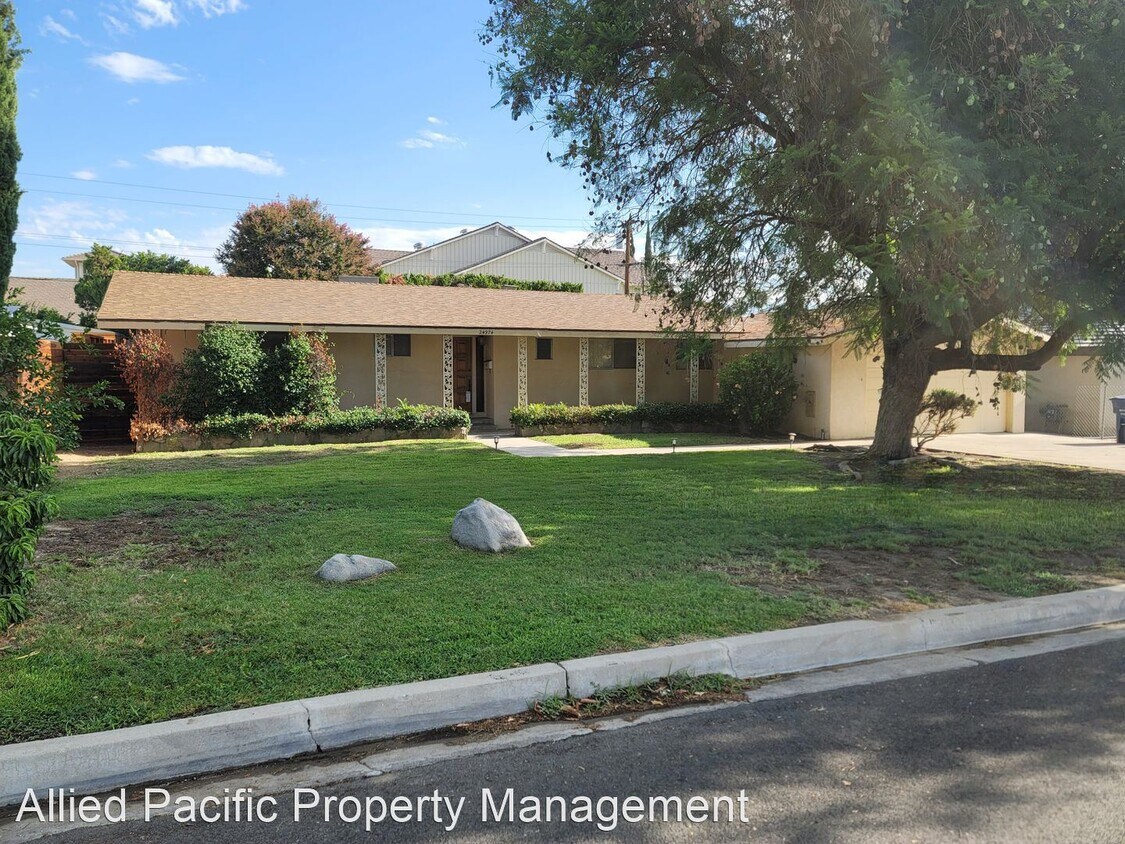 Foto principal - 4 br, 2 bath House - 24974 Tulip Ave.