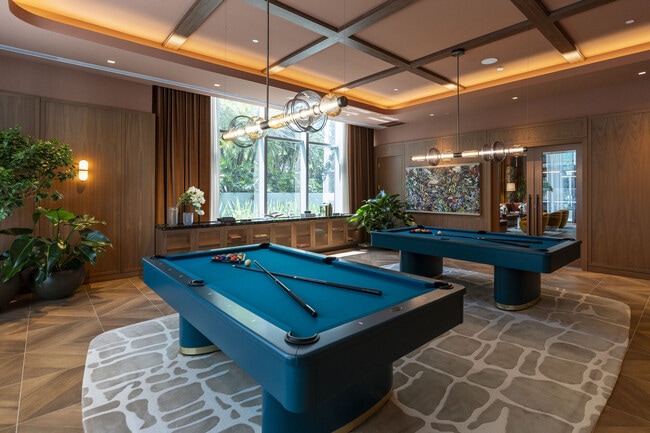 Billiard's Lounge - Viceroy Residences Brickell