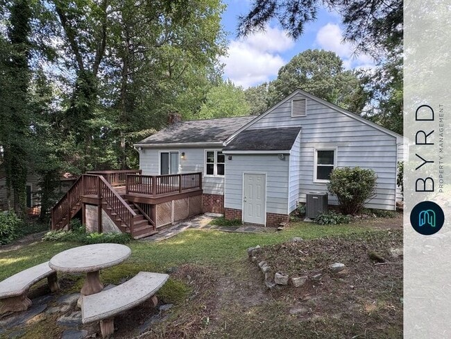 Building Photo - 902 Hartford Ln